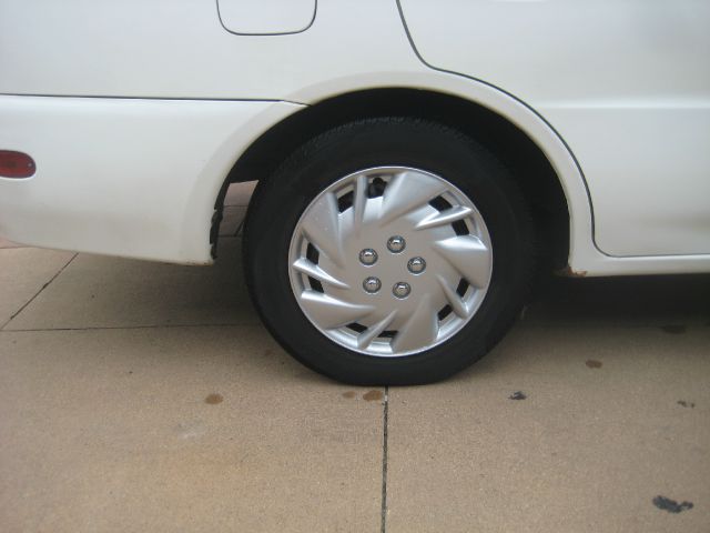 Mitsubishi Mirage 2000 photo 1