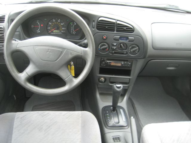 Mitsubishi Mirage 2000 photo 4