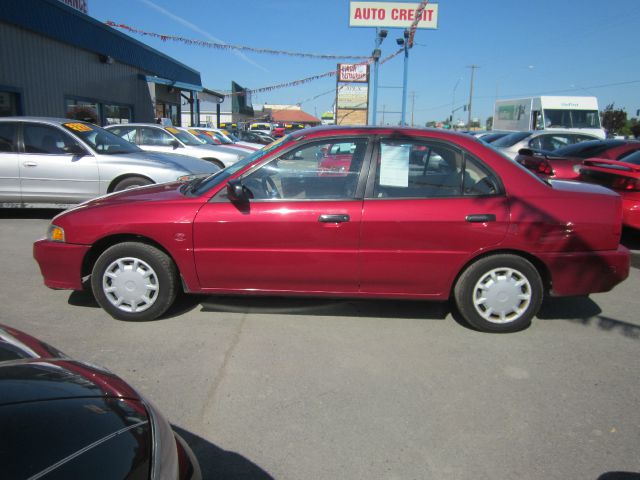 Mitsubishi Mirage 2001 photo 1