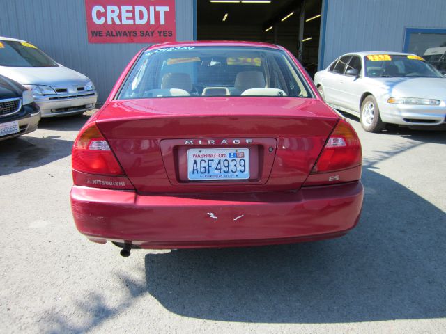 Mitsubishi Mirage 2001 photo 2