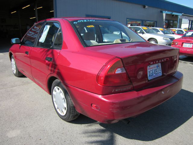 Mitsubishi Mirage 2001 photo 3