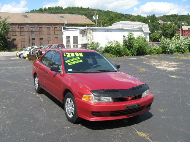 Mitsubishi Mirage 2001 photo 1