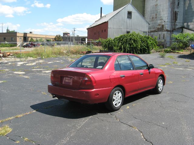 Mitsubishi Mirage 2001 photo 3