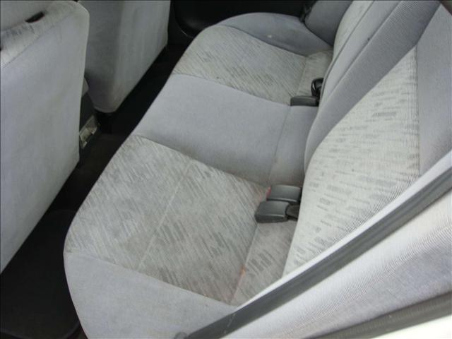 Mitsubishi Mirage 2001 photo 4
