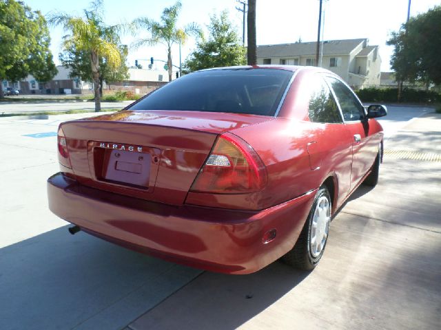 Mitsubishi Mirage 2001 photo 2