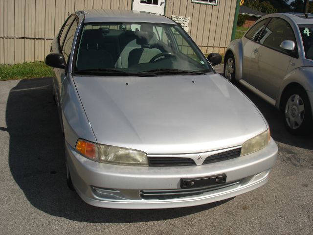 Mitsubishi Mirage 2001 photo 1