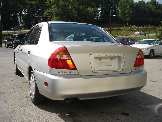 Mitsubishi Mirage 2001 photo 4