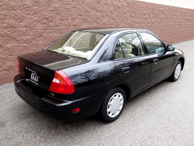 Mitsubishi Mirage 2001 photo 1