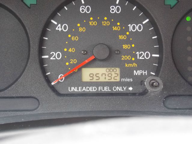 Mitsubishi Mirage 2001 photo 3