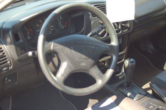 Mitsubishi Mirage 2002 photo 2