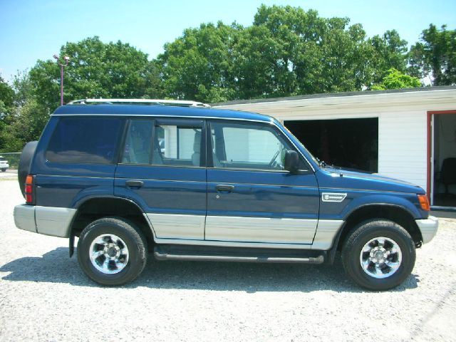 Mitsubishi Montero 1997 photo 4