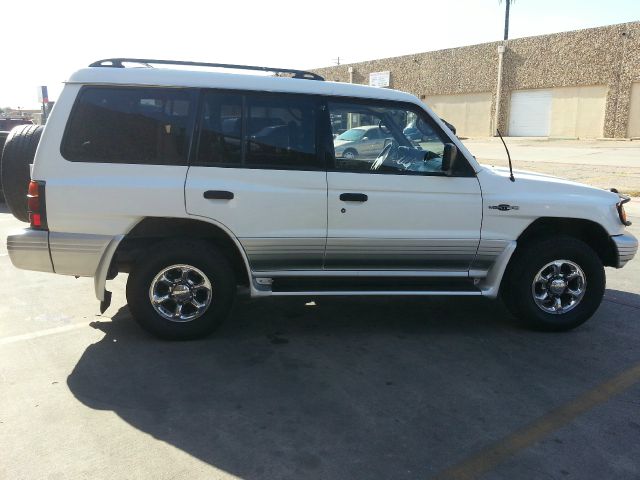 Mitsubishi Montero 1999 photo 3
