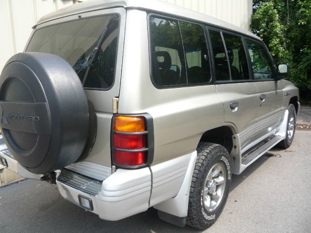 Mitsubishi Montero 1999 photo 1