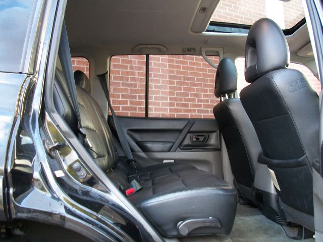 Mitsubishi Montero Super SUV