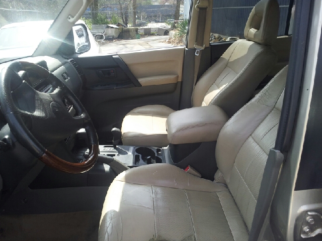 Mitsubishi Montero 2001 photo 2