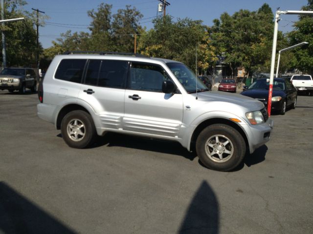 Mitsubishi Montero 2001 photo 2