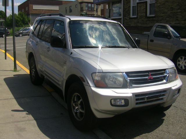 Mitsubishi Montero 2002 photo 2