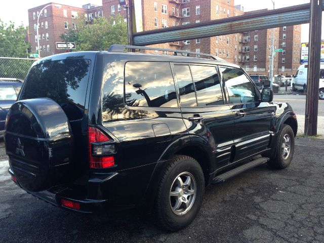 Mitsubishi Montero Super SUV