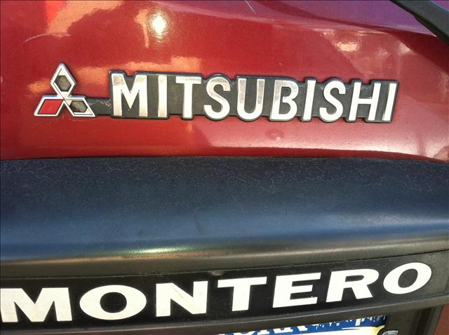 Mitsubishi Montero 2002 photo 2