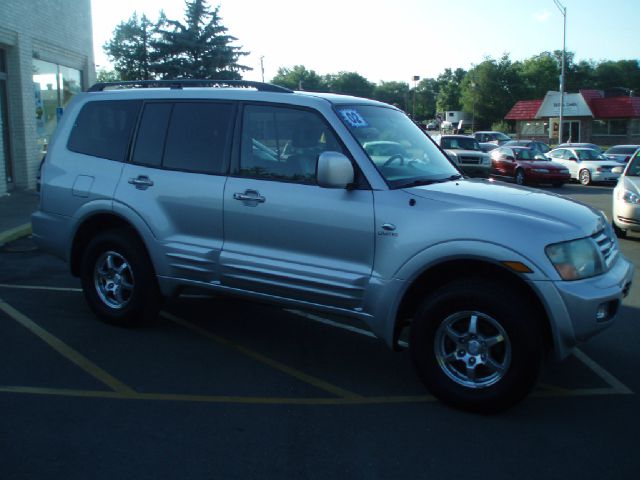 Mitsubishi Montero 2002 photo 2