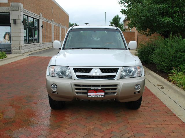 Mitsubishi Montero Super SUV