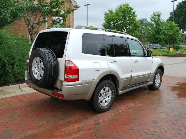 Mitsubishi Montero 2003 photo 1