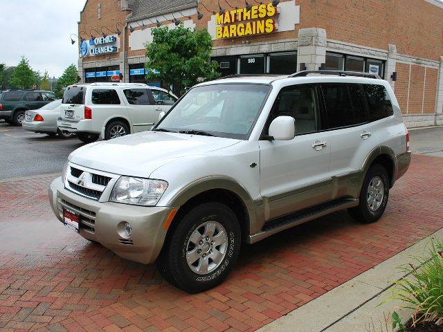 Mitsubishi Montero 2003 photo 2