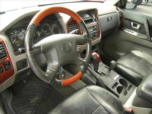 Mitsubishi Montero Unknown SUV