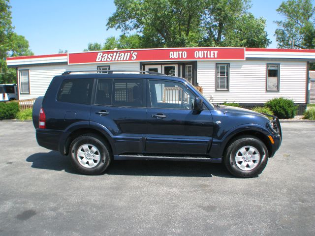 Mitsubishi Montero 2003 photo 1