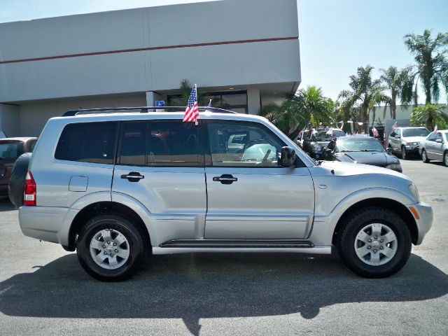 Mitsubishi Montero Reg Cab 159.5 WB C5B SUV