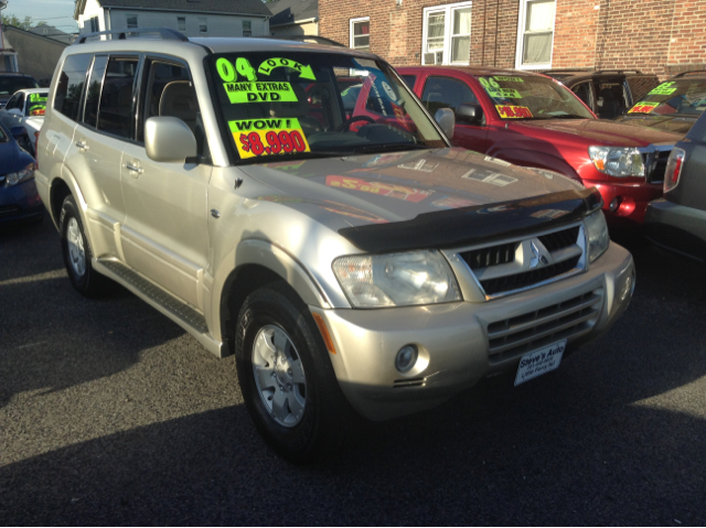 Mitsubishi Montero 2004 photo 1