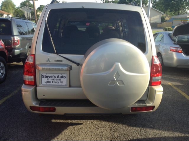 Mitsubishi Montero 2004 photo 25