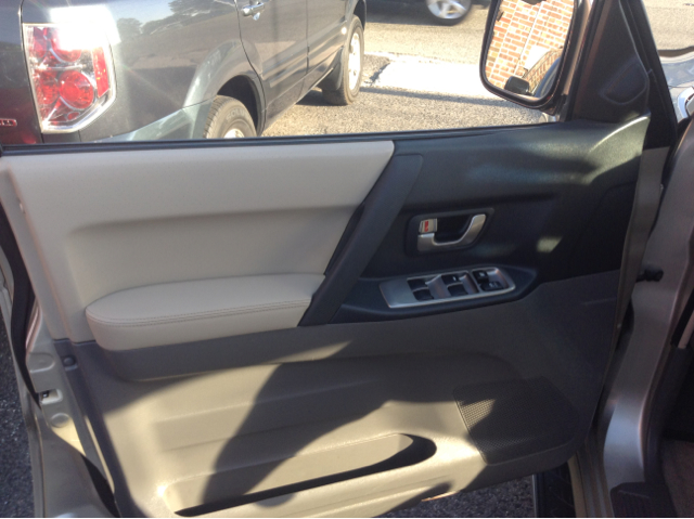 Mitsubishi Montero 2004 photo 4