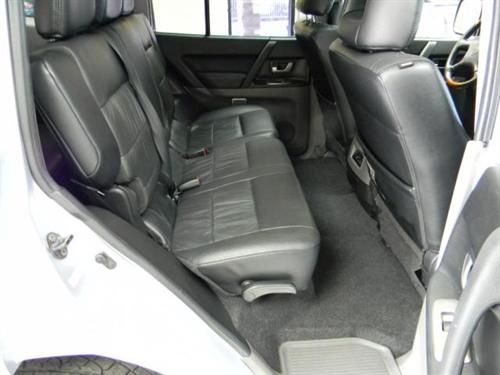 Mitsubishi Montero 2006 photo 2