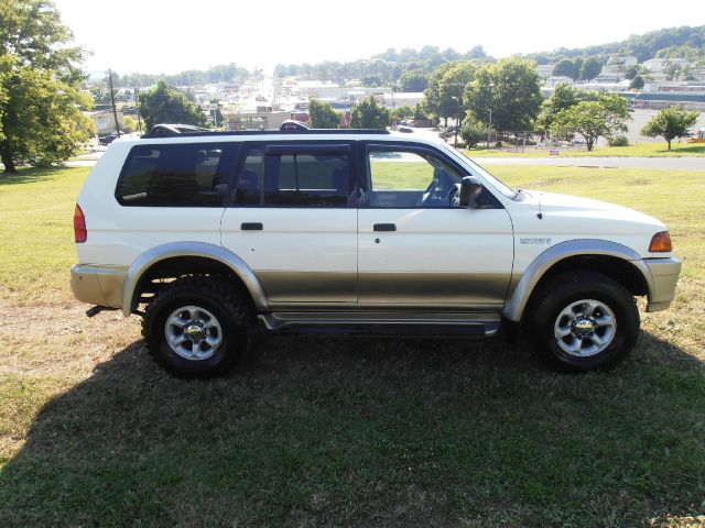 Mitsubishi Montero Sport 1999 photo 1