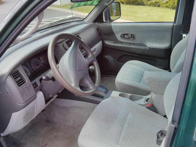 Mitsubishi Montero Sport Megacab SLT, Hemi, Nerf Bars SUV