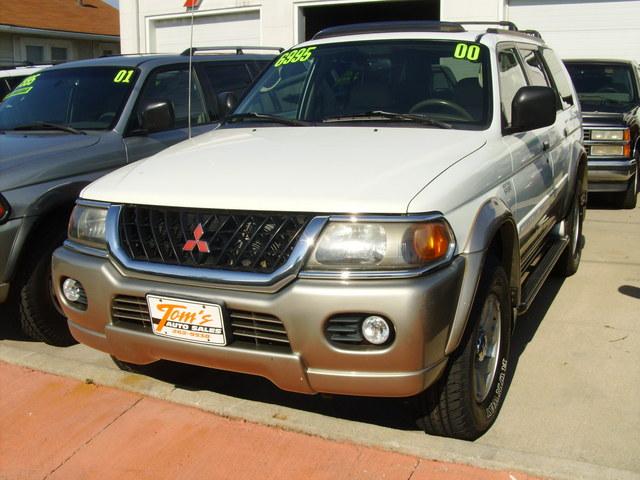 Mitsubishi Montero Sport XLS Sport Utility