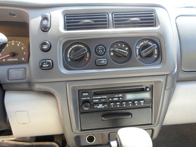 Mitsubishi Montero Sport 2001 photo 18