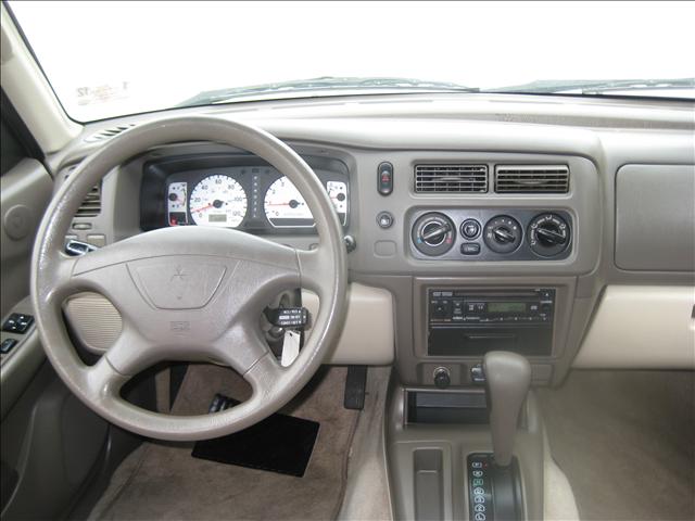 Mitsubishi Montero Sport 2002 photo 2