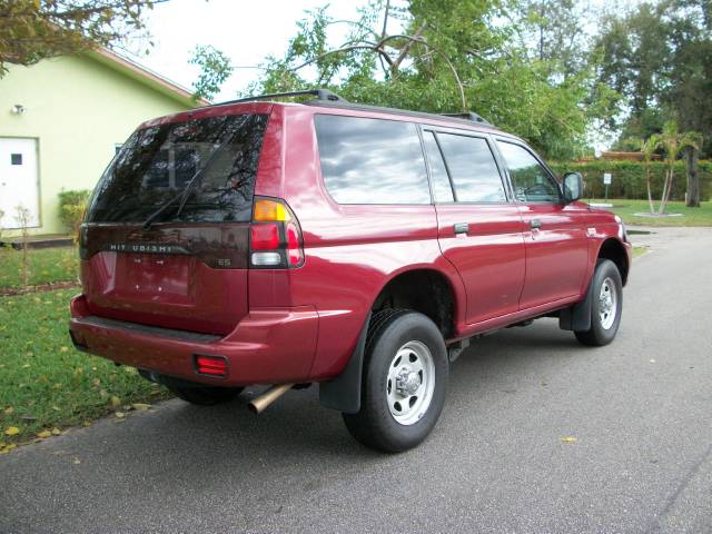 Mitsubishi Montero Sport 2002 photo 2