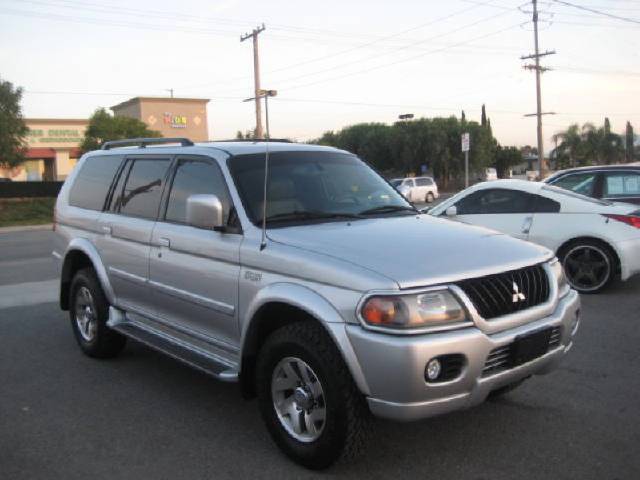 Mitsubishi Montero Sport SLT 25 Sport Utility