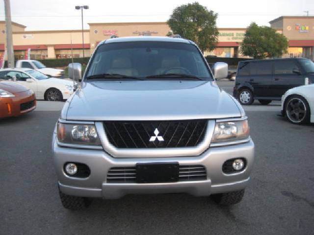 Mitsubishi Montero Sport 2002 photo 1