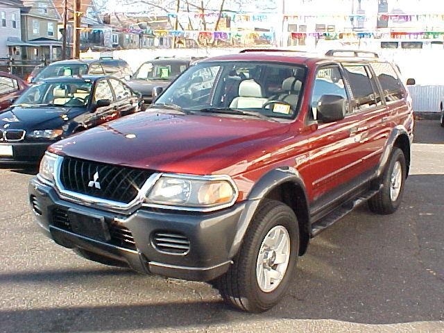 Mitsubishi Montero Sport XLS Sport Utility