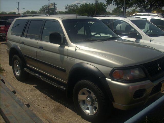 Mitsubishi Montero Sport 2002 photo 1