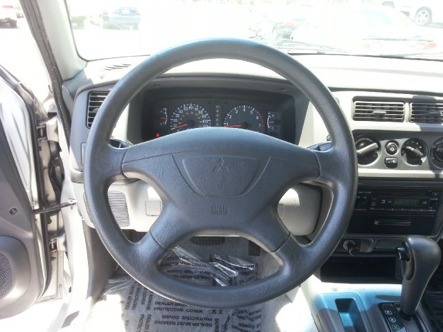 Mitsubishi Montero Sport 2002 photo 2