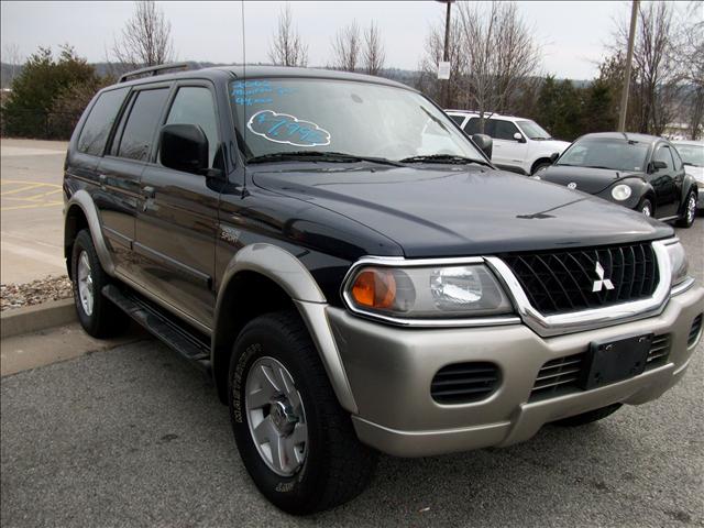 Mitsubishi Montero Sport XLS Sport Utility