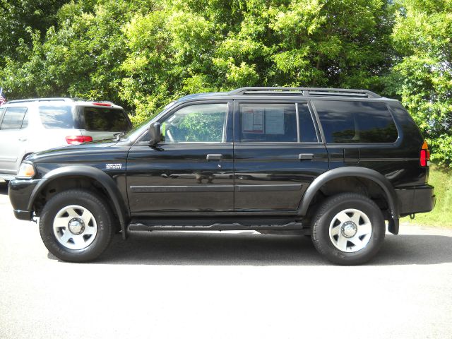 Mitsubishi Montero Sport 2003 photo 1