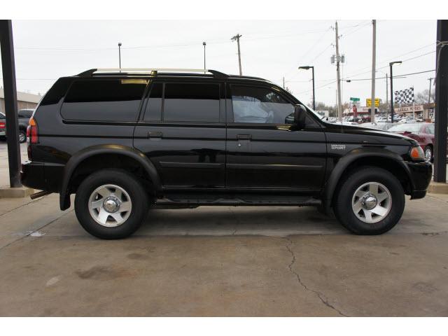 Mitsubishi Montero Sport 2004 photo 1