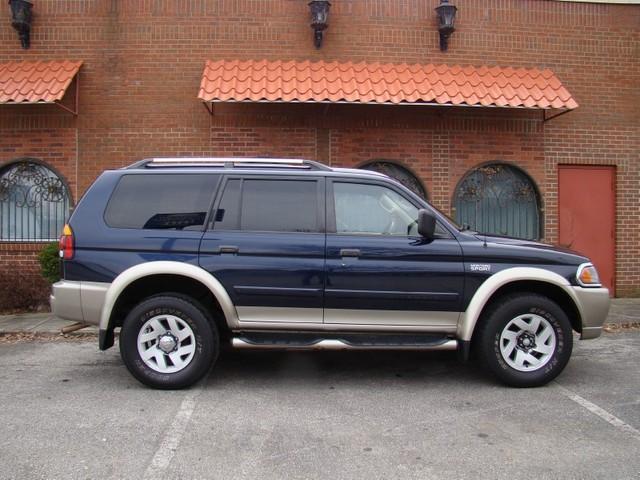 Mitsubishi Montero Sport 2004 photo 1