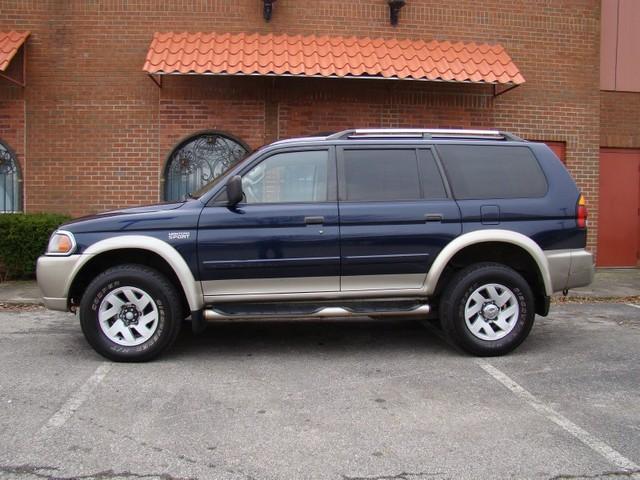Mitsubishi Montero Sport 2004 photo 2